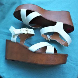 Tommy Hilfiger White Wedges size 10M NWOT